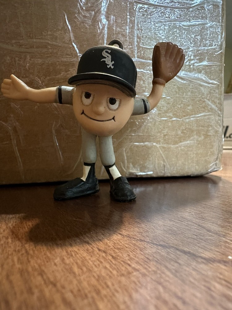 Vintage Chicago White Sox MBP (Most Bendable Player) key chain figurine, 1993