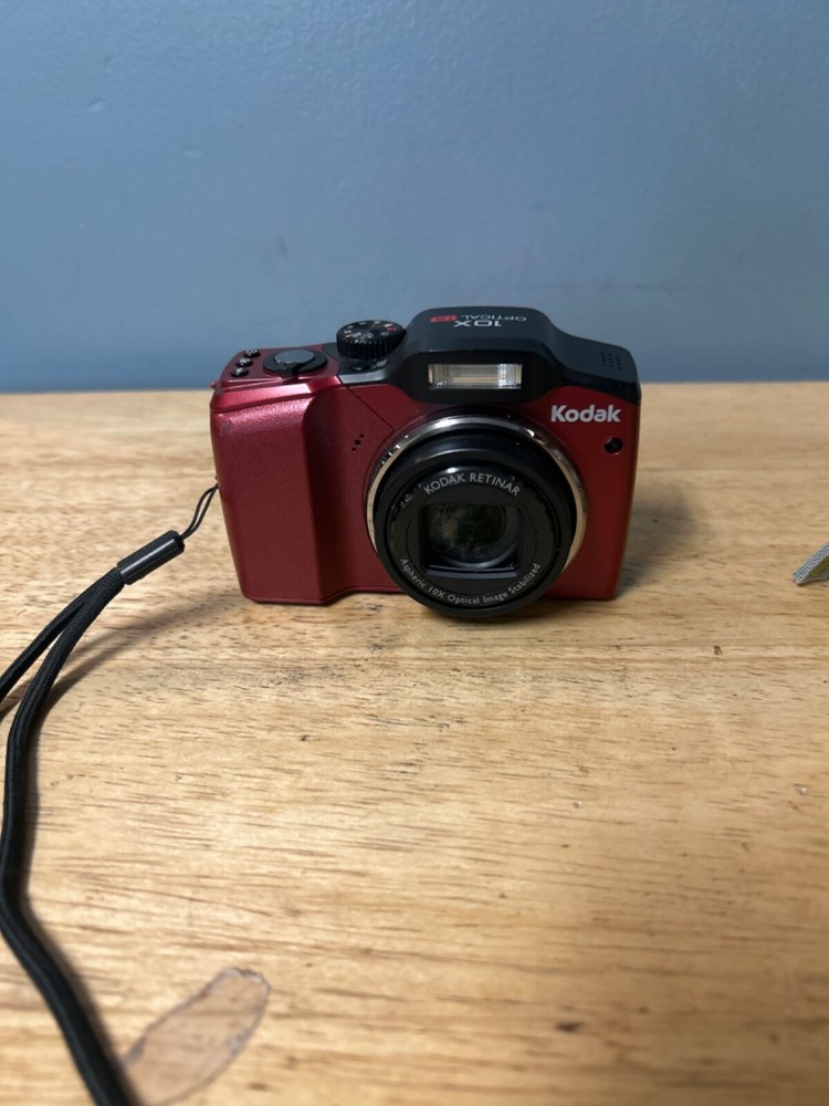 kodak easyshare z915  Red digital camera
