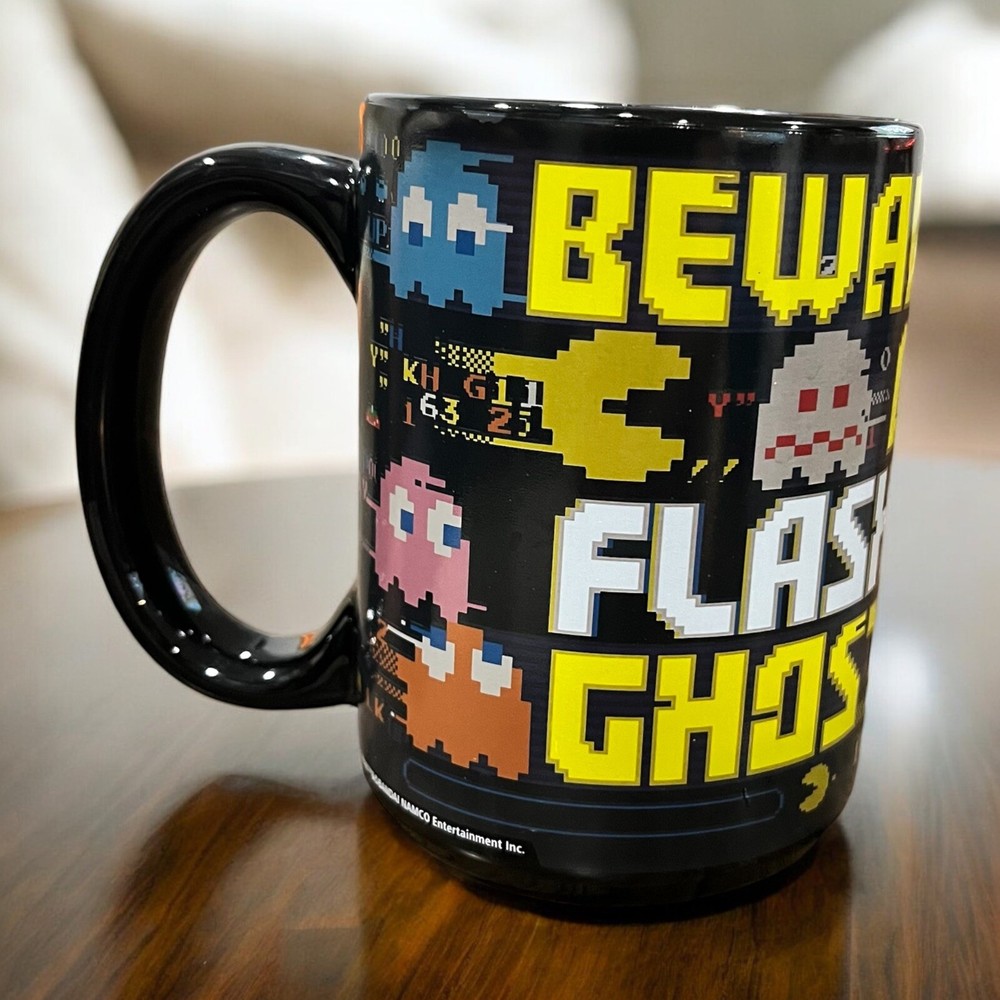 Pac Man Heat Color Change 15 Ounce Coffee Mug Pac Man and Ghosts Video Game Cup