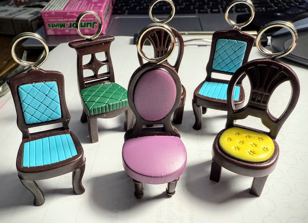 SET OF 6 VICTORIAN CHAIRS PLACE CARD HOLDERS COLORFUL PLASTIC 2.5