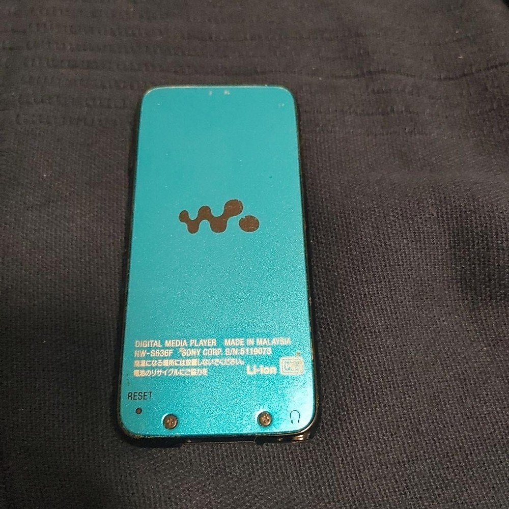 Sony Walkman NW-S636F 4GB Digital Audio Player with Dock Speaker F/S from Japan