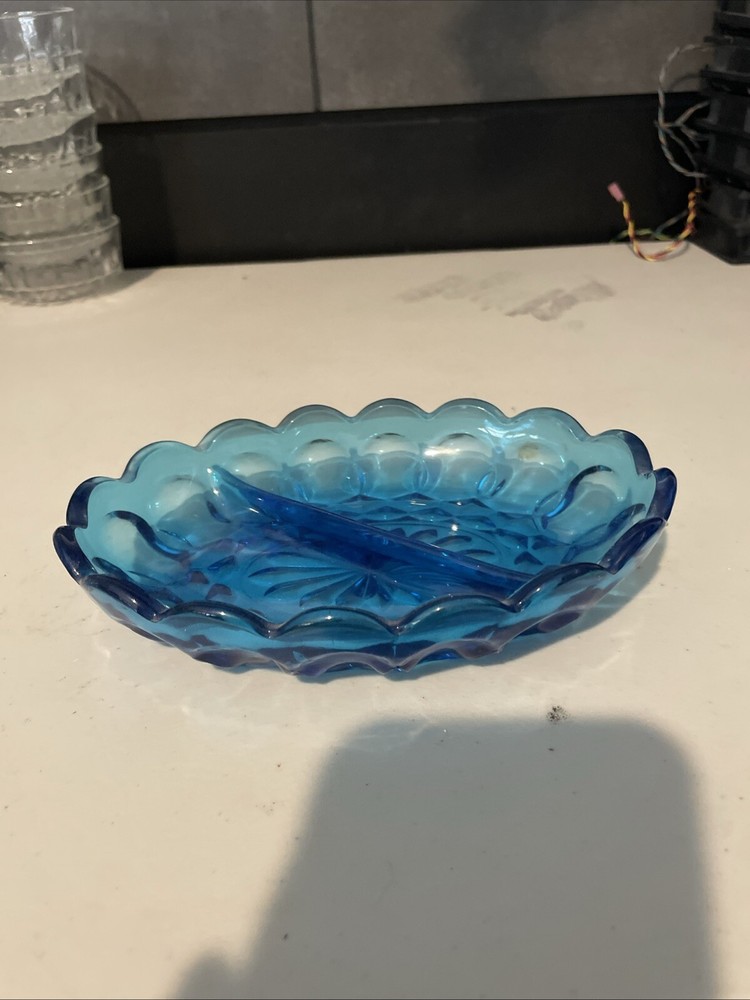 VINTAGE 1960s BLUE INDIANA GLASS DIVIDED RELISH, MINT OR NUT DISH