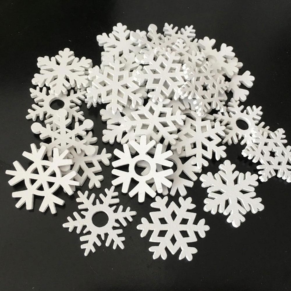 50pcs White Wooden Snowflakes Christmas Ornaments Pendants New Year Home De M9S9