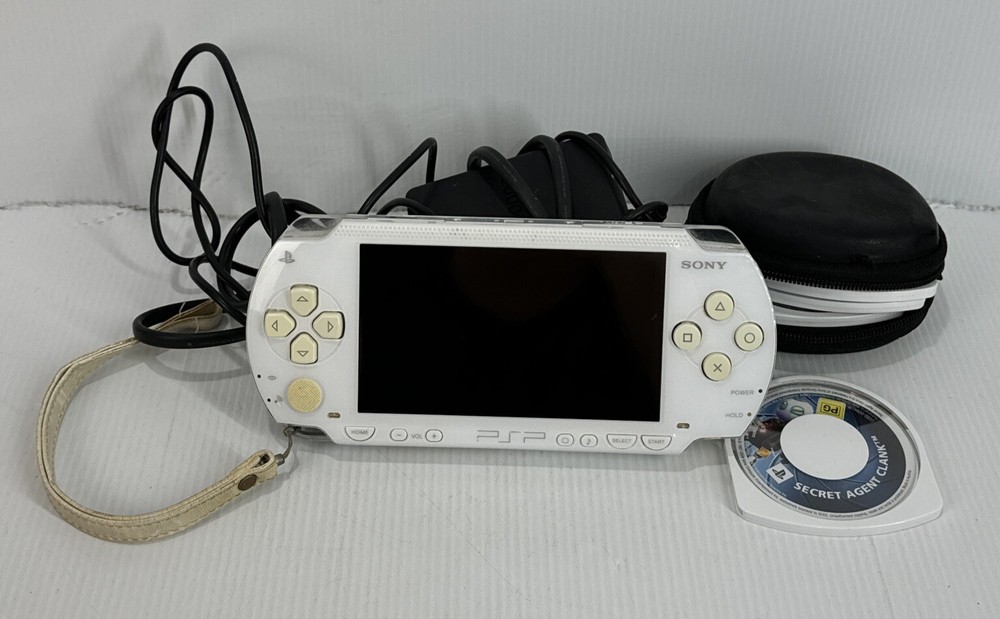 Sony PlayStation Portable PSP 1002 Console White + Charger + 6 Games + SD Card