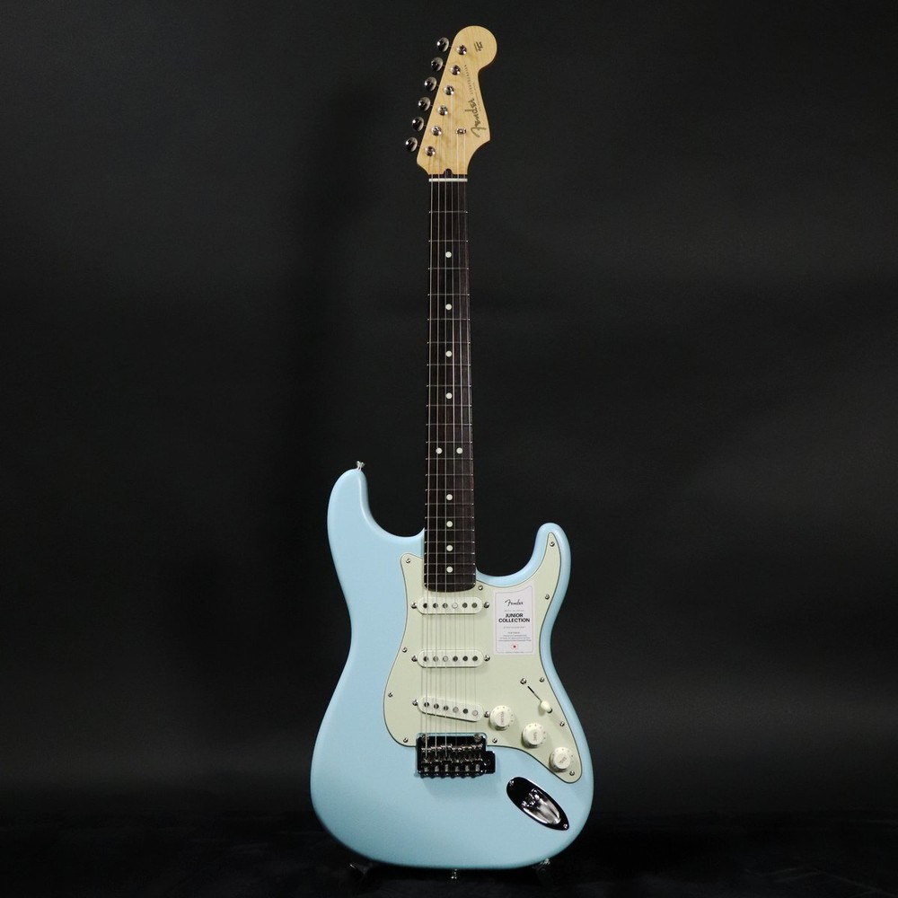 Fender Junior Collection Stratocaster Rosewood Fingerboard Satin Daphne Blue