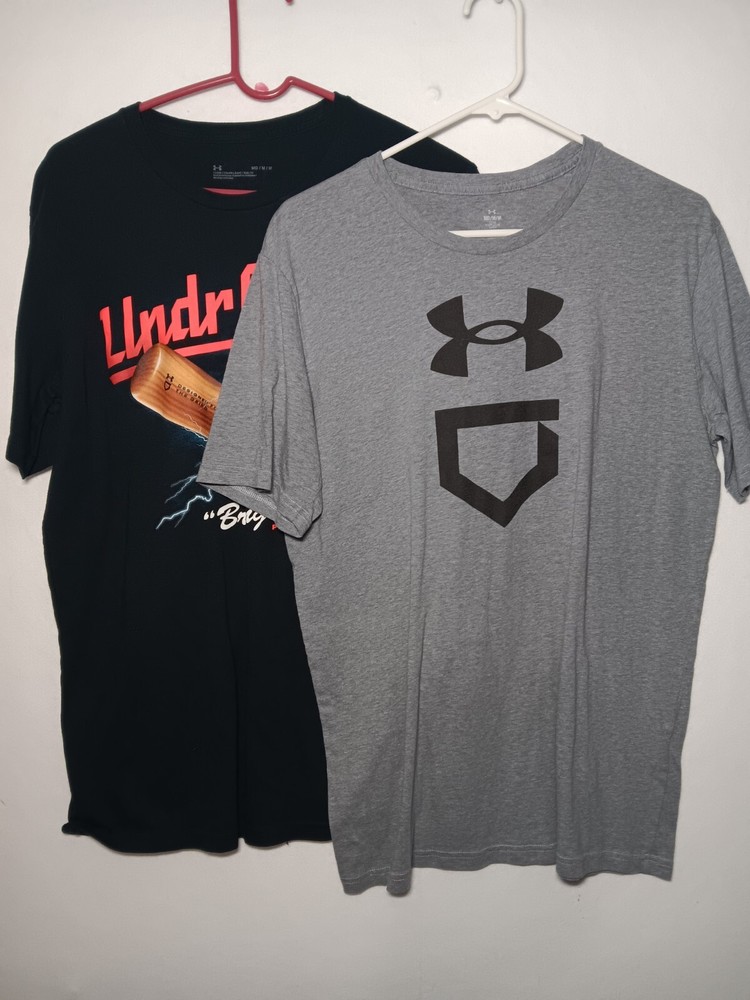 Lot of 2 Under Armour Loose Baseball Heat Gear Medium T-Shirts Homerun