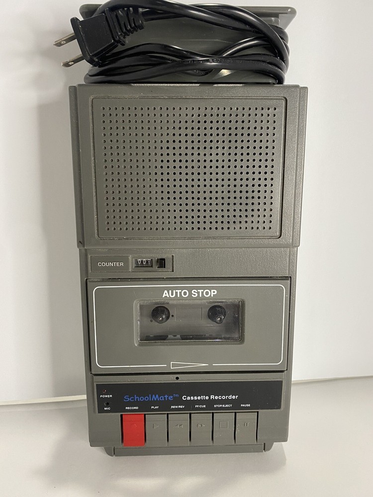 NICE Vintage SCHOOLMATE CASSETTE TAPE PLAYER / RECORDER Model HA-661-4 Free Ship