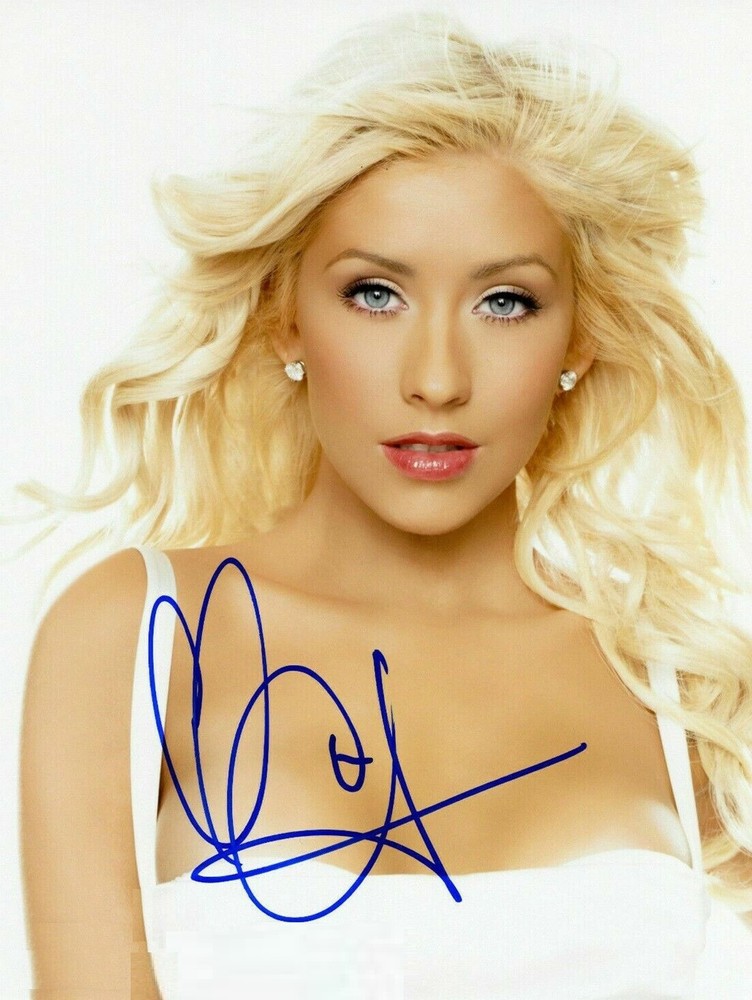 Christina Aguilera 8.5x11 signed Photo Reprint.