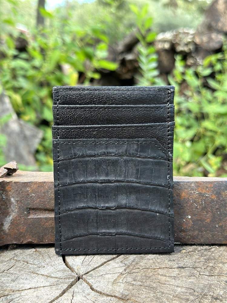 Sleek Croc Leather Credit Card Holder for Stylish Organization-image
