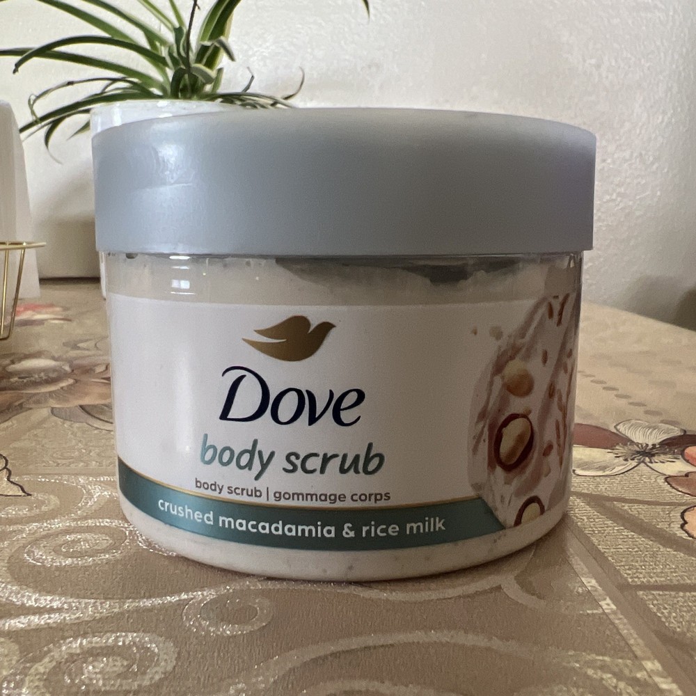 Dove Macadamia & Rice Milk Body Scrub 10.5 Oz New