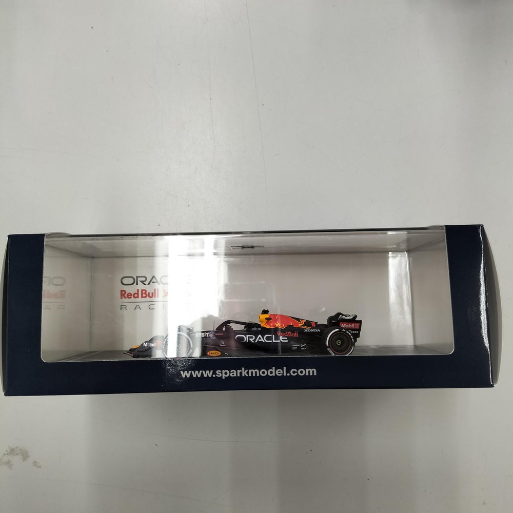 1 43 Diecast Car Model Number Oracle Red Bull Rb18 2022F1 Spark GNF39