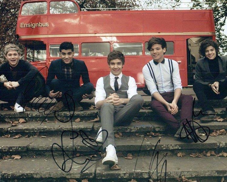 REPRINT - ONE DIRECTION Harry Styles Signed 8 x 10 Photo Poster Man Cave