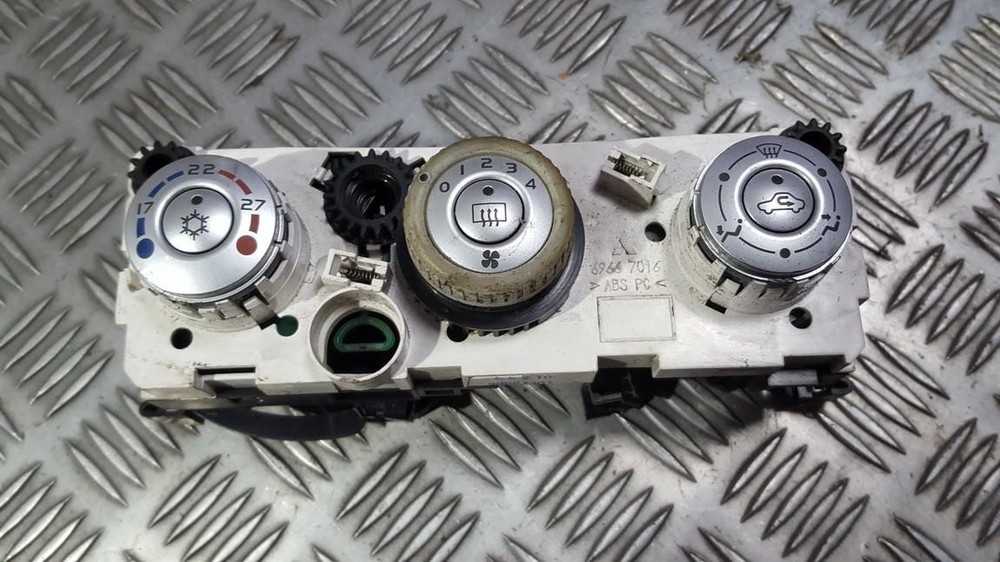 Mitsubishi Colt 2007 Climate Control Panel (Heater Control Switch #409288-67