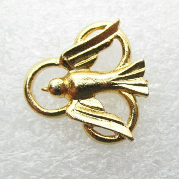 Flying Bird Lapel Pin (B662)