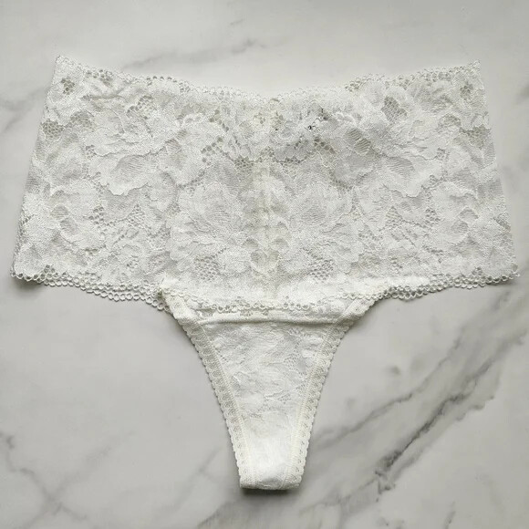 Soma Embraceable Retro Lace Thong Ivory White Size S/M