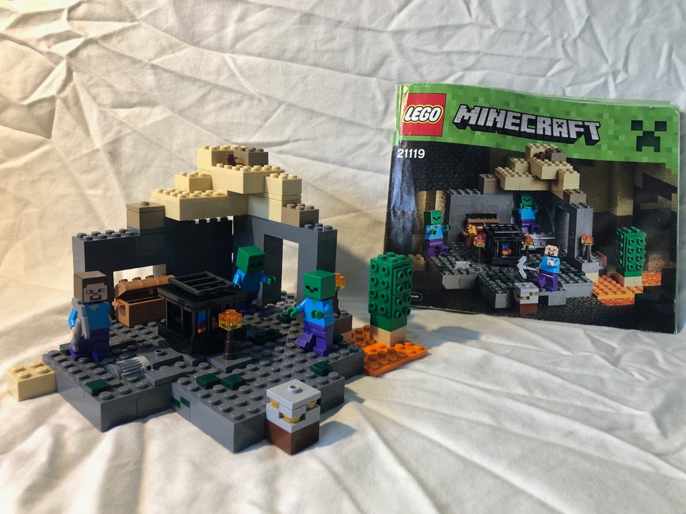 LEGO Minecraft The Dungeon 21119 Complete Set with Instruction Manual