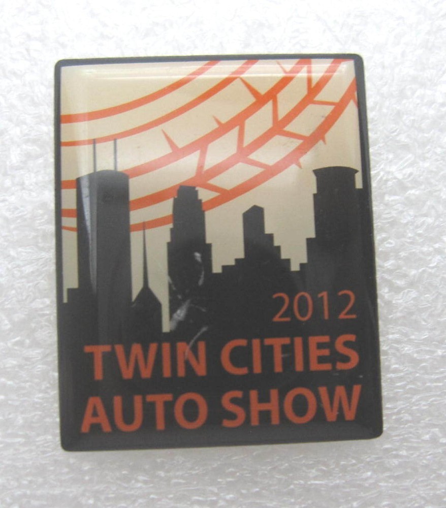 2012 Twin City Auto Show Minneapolis Lapel Pin (B873)