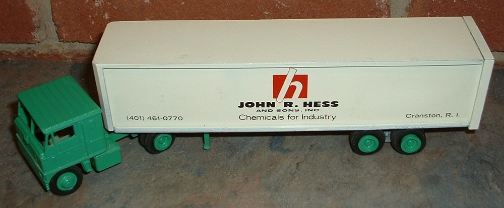 John R Hess 1972 Winross Truck Cranston RI Collectible Model