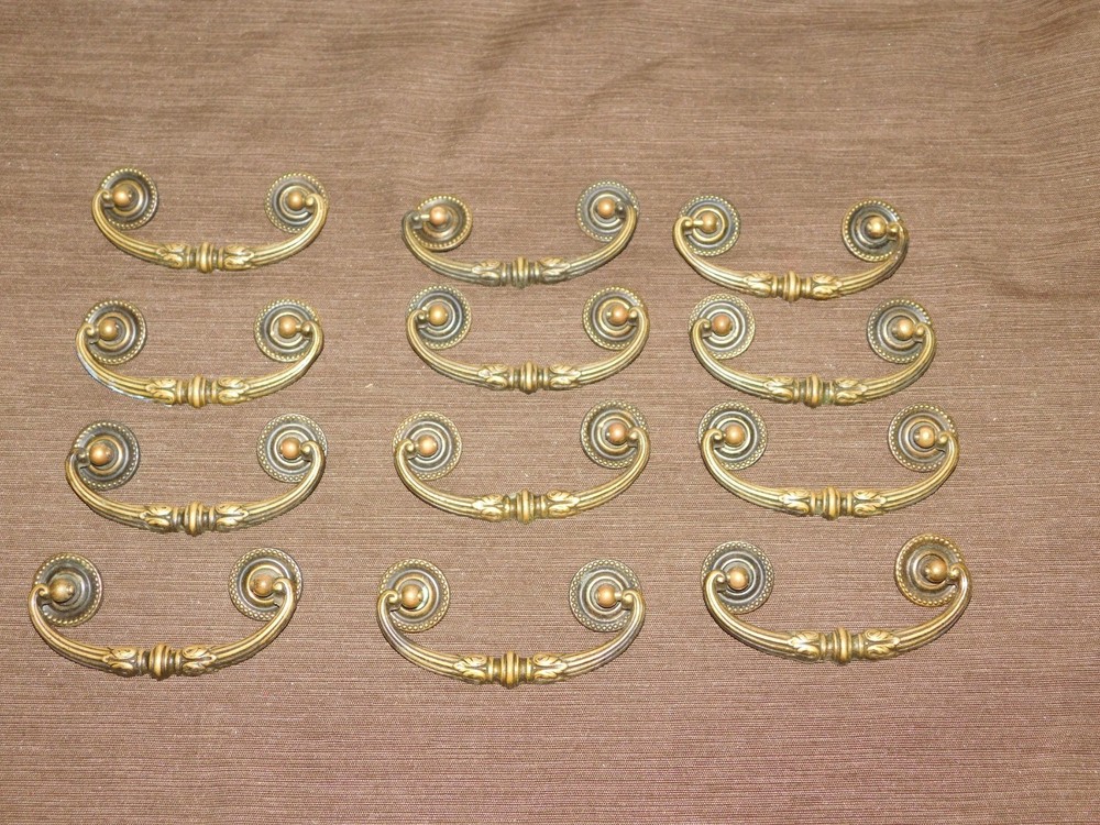 KITCHEN 12 METAL 4 1/2' ACROSS DECORATIVE CABINET DRAWER HARDWARE PULLS