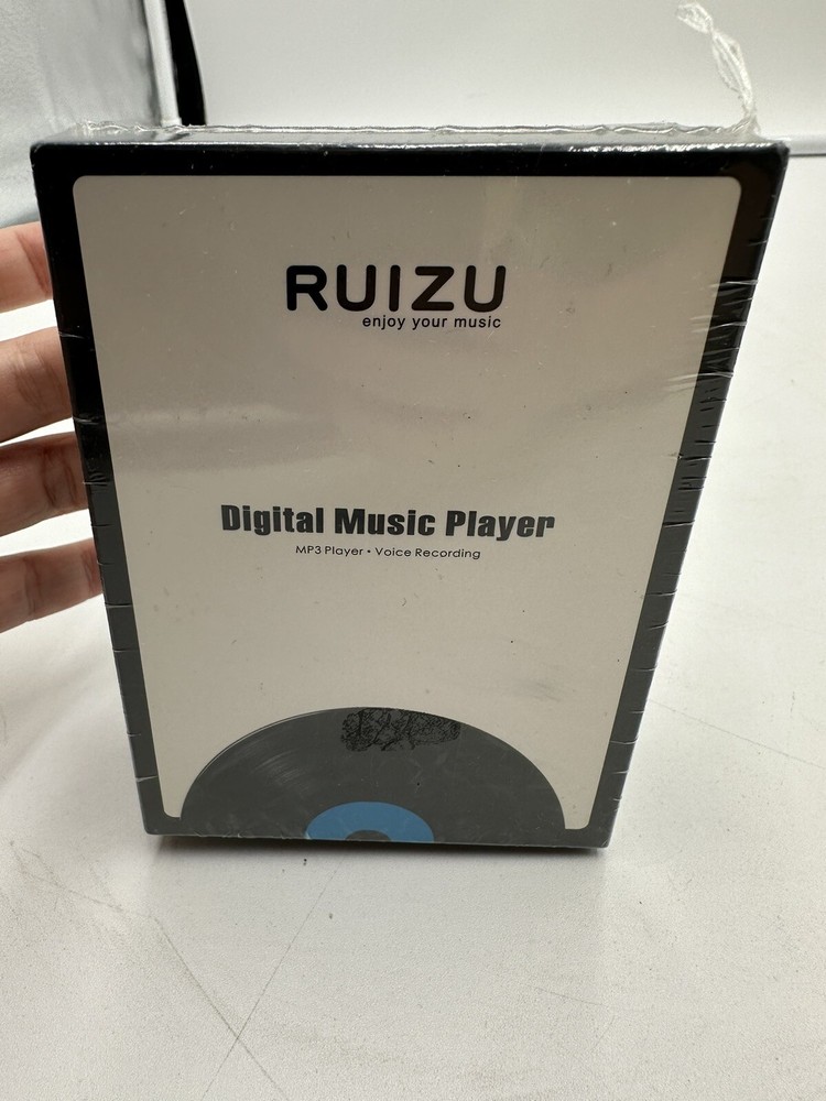 RUIZU X02 Mp3 Player 128GB Digital Music Player  Red New Sealed Voice Recording