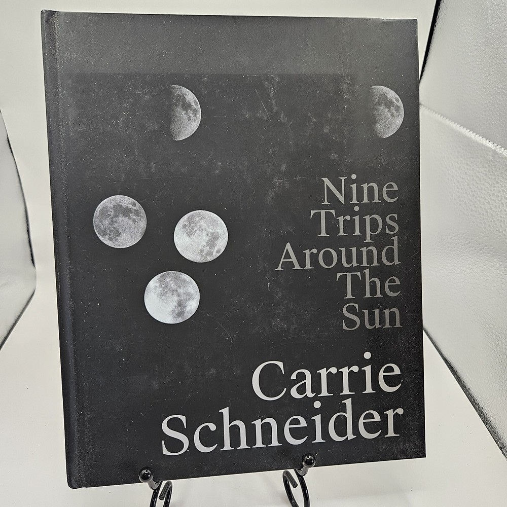 Carrie Schneider Nine Trips Around the Sun Hardcover English Edition