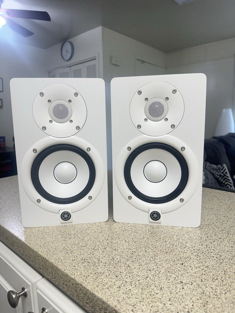 Yamaha HS5 Studio Monitor Speaker Pair Bundle (2 Speakers)