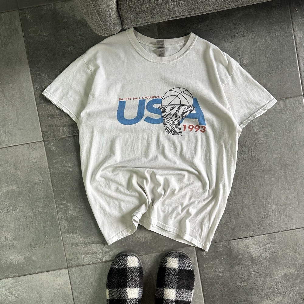 Vintage Basketball USA Champion Logo T-shirts Logo 00s Y2K USA Style Sportwear
