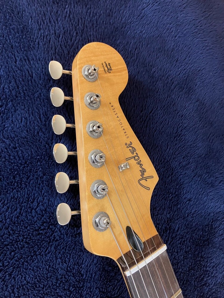 Fender Player II Stratocaster Rosewood Fingerboard   Polar White