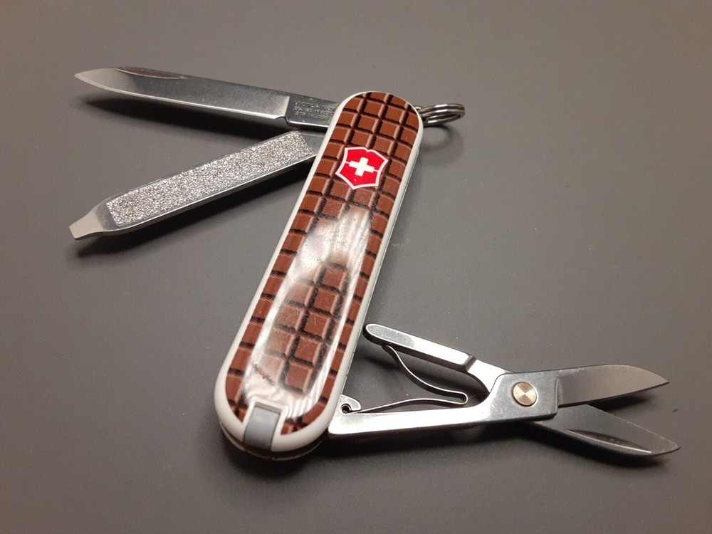 Victorinox Classic SD Limited Edition Chocolate Bar Swiss Army Pocket Knife r1