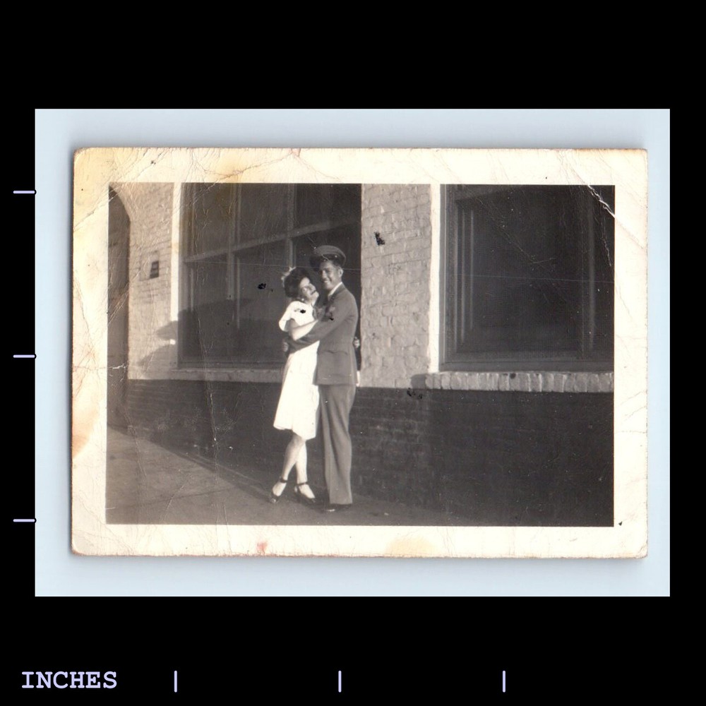 Vintage Photo AFFECTIONATE MAN WOMAN COUPLE SOLDIER IN UNIFORM