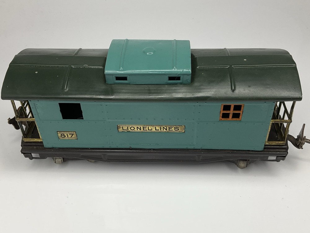 Lionel No. 817 Caboose Dark Green