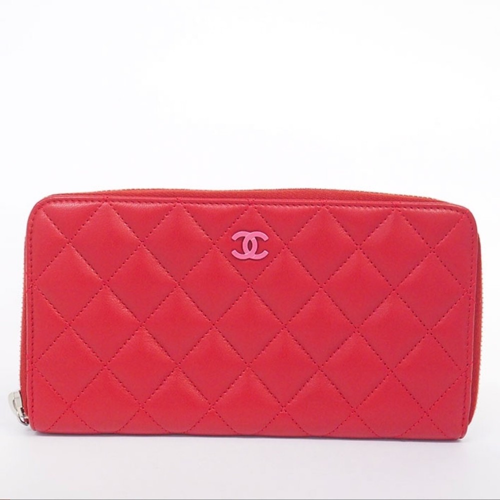 Chanel Coco Mark Timeless Classic Matelasse Leather Red Auth Around Wallet  