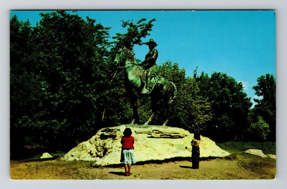 Minot ND-North Dakota, Equestrian Statue Roosevelt, Vintage Postcard