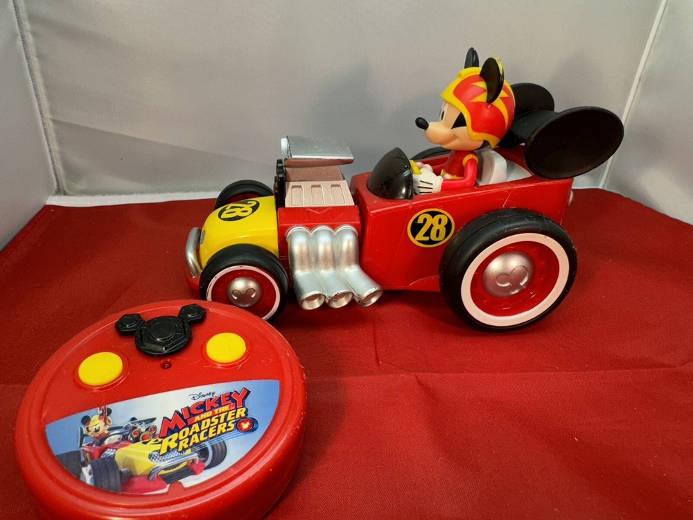 Jada Toys Disney Mickey Mouse Roadster Racer RC Remote Control Vehicle Car Works