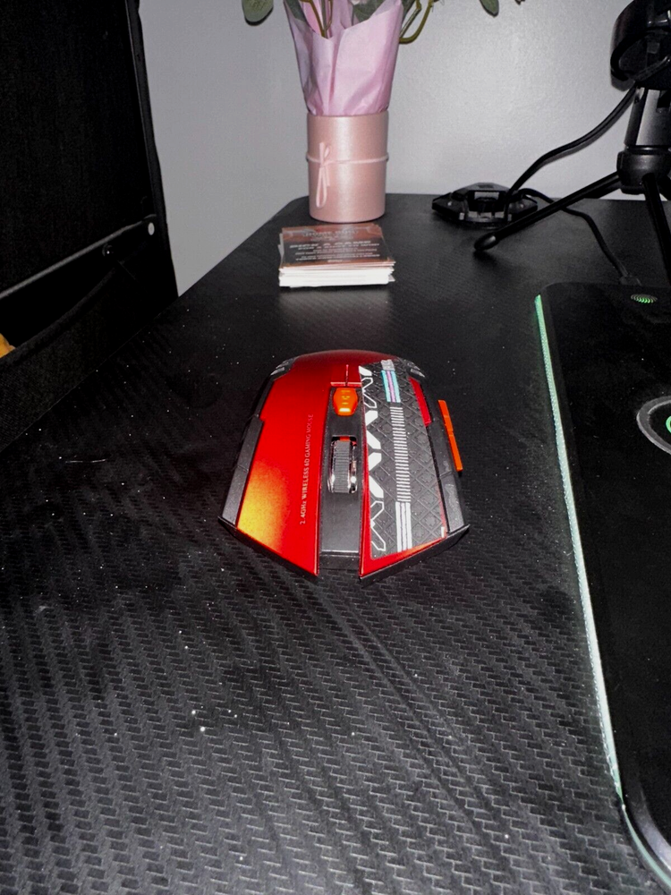 Red Wireless Mouse 4.5x2.5 Inches Like New Condition