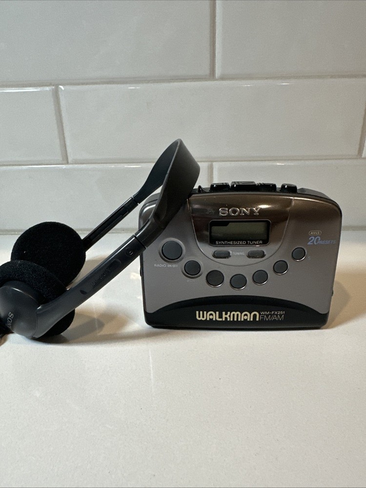 Sony Walkman WM-FX251 FM AM Cassette Player Broken Radio Only Works