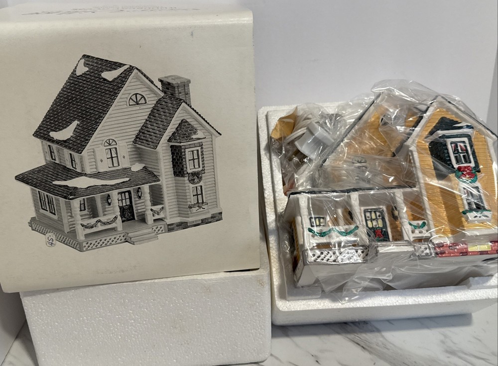 Dept 56 Snow Village Woodbury House 54445 Ceramic Light Up with Original Box New