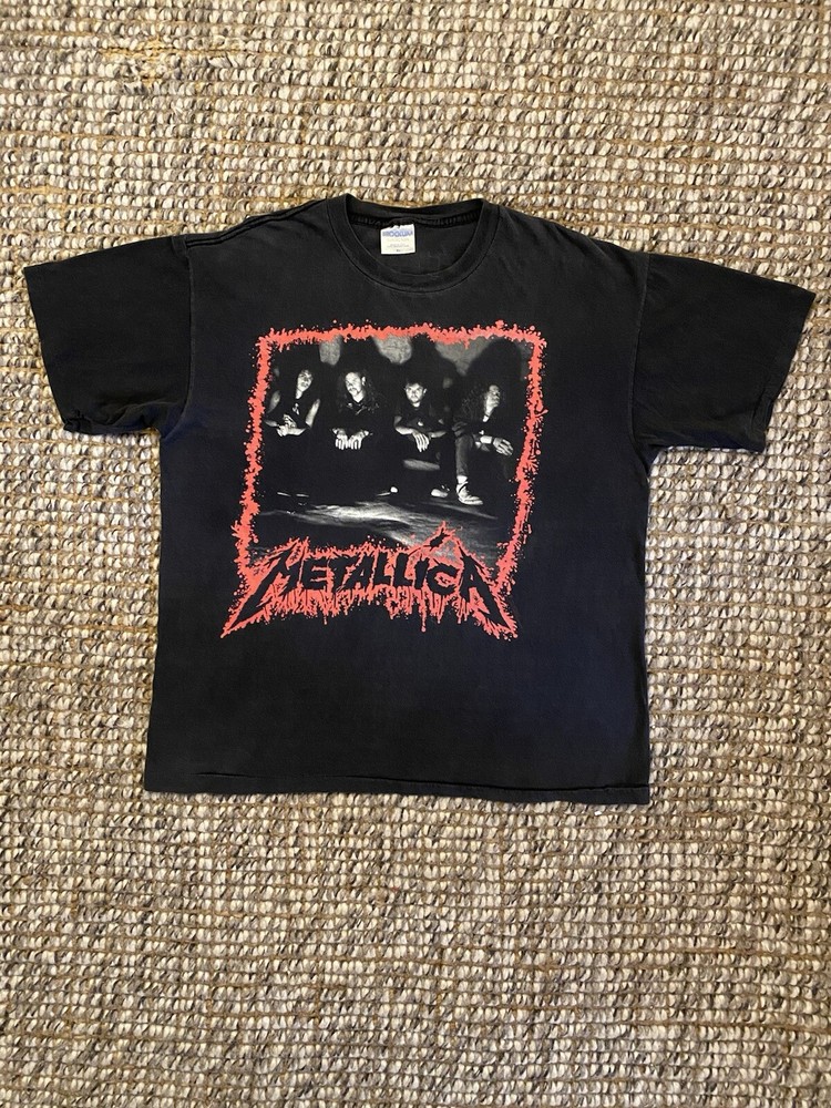 Vintage Metallica 1990 World Tour T-shirt.