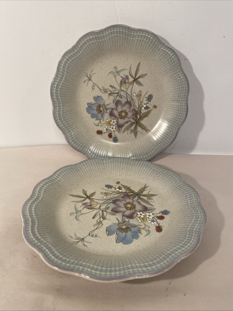 Enhance your table with Mikasa Grand Manner DJ 526 8.25” Salad Plates