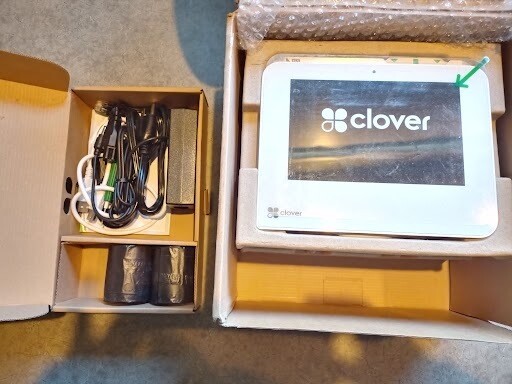 CLOVER MINI POS UNIT-ANDROID-APPLE-PAY-EMV-CHIP-GIFT-WIFI-POS-CREDIT MODEL C300