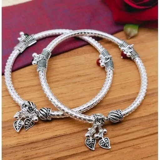 Ethnic Silver Oxidized Minimalist Kada Payal Anklet for Women-image