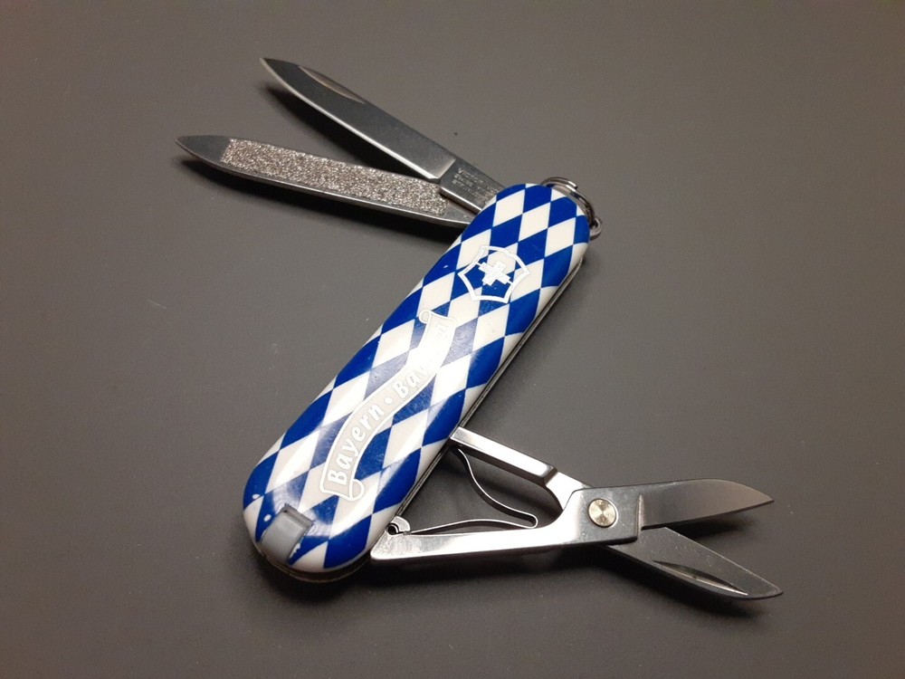 Victorinox Classic SD Limited Edition Bayern Bavaria Swiss Army Pocket Knife r1