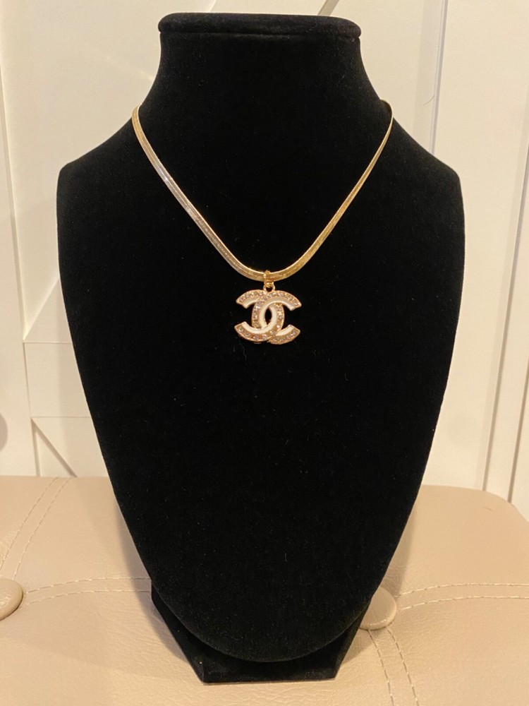 Chanel Pendant Gold Necklace