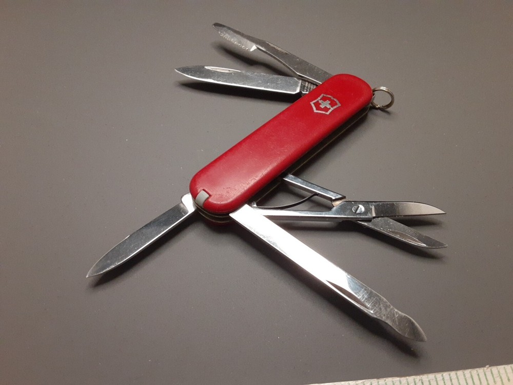 Vintage Retired Victorinox Executive 74mm Red Folding Swiss Army Pocket Knife g1