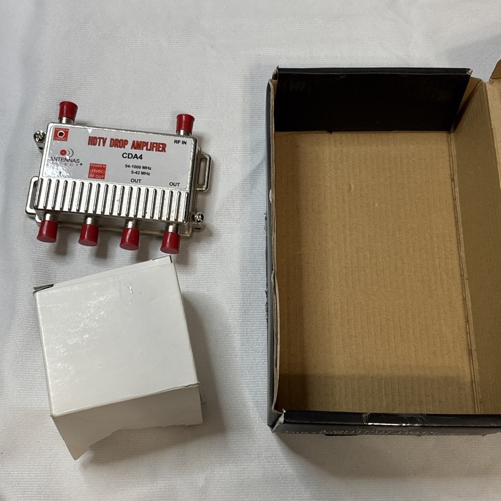 Antennas Direct CDA4 4-Way TV-CATV Distribution Amplifier And Box