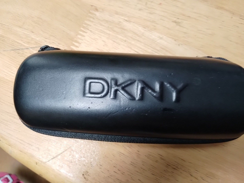 DKNY Oval Round + Case & Cloth for eye glasses case