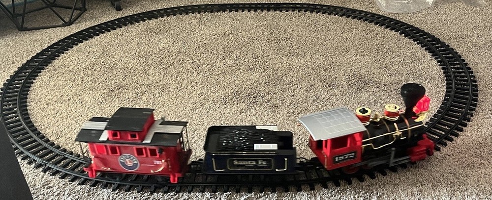 17 Piece Lionel Scientific G Scale 1872 Train Engine Cars Tracks Works