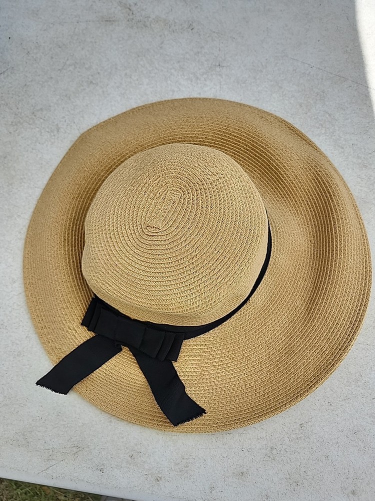 C. C. EXCLUSIVES Ladies Straw Hat Adjustable Wide Rim and Ribbon NWOT