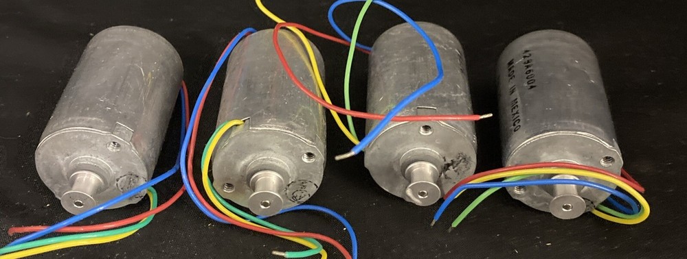 Small Battery Operated Electric Motor Lot Of 4 Untested  Appear Unused