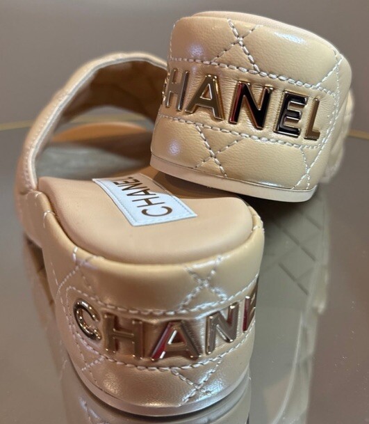 CHANEL Dad 23C Quilted Leather CC Logo Platform Mules Size 36